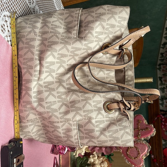BEAUTIFUL…….GREAT for spring/summer MICHAEL KORS BAG - Picture 3 of 9